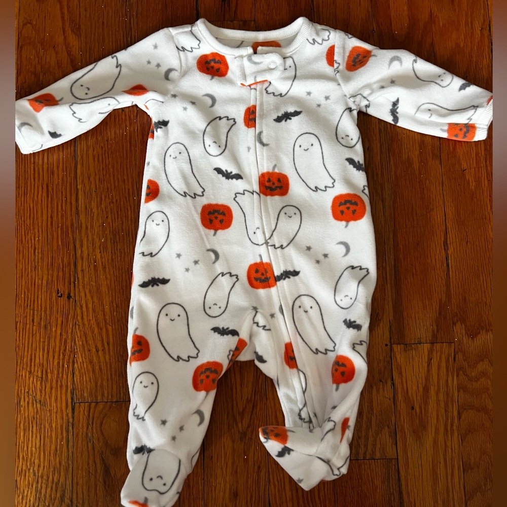 “🎃 Halloween Fleece Onesie - Newborn Size - Never Worn 🎃